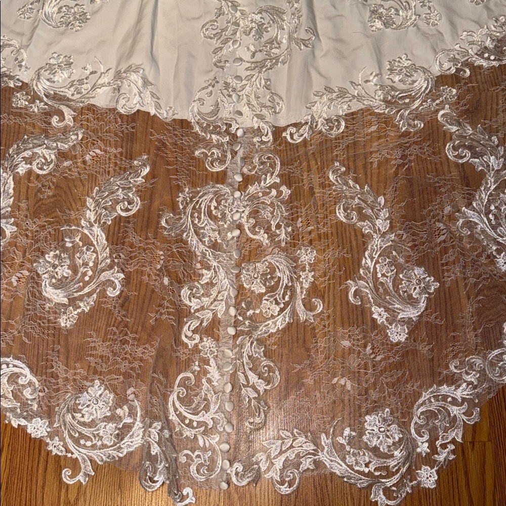 Ivory Lace Bridal Gown - Picture 10 of 16